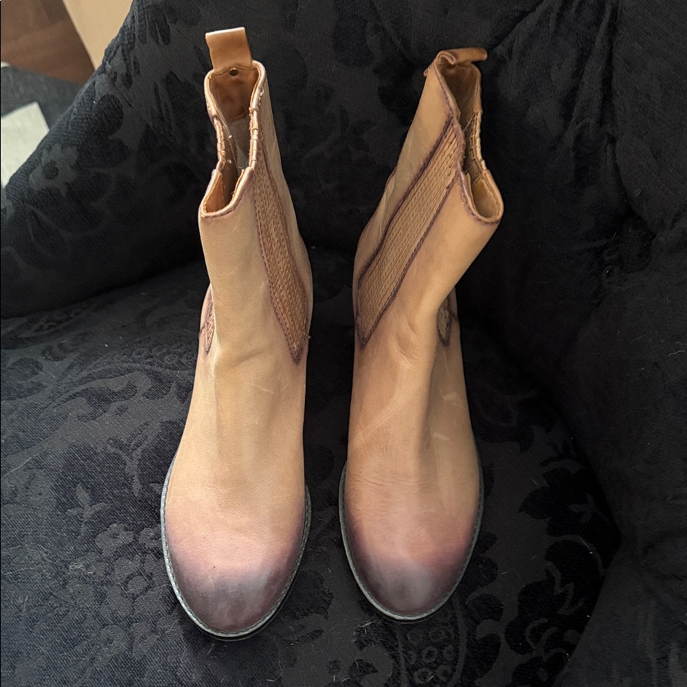 MICHAEL Michael Kors Beige Leather Ankle Boots